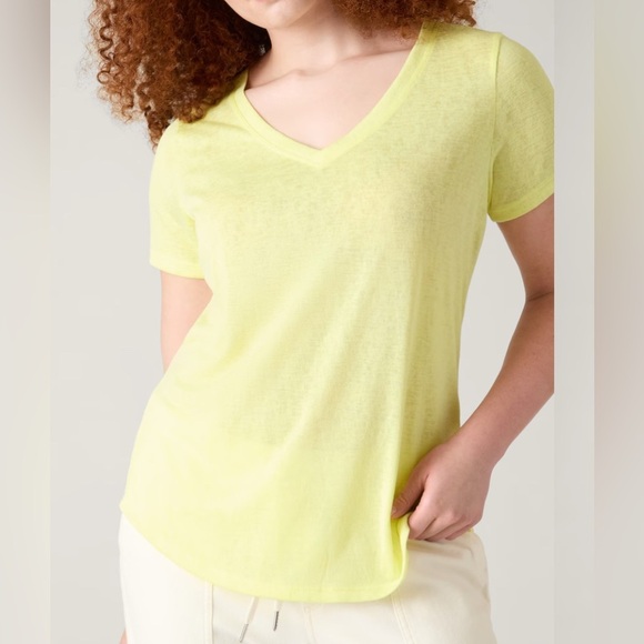 🆕 Athleta Breezy Scoop V Tee Size Small NWOT - Picture 1 of 2